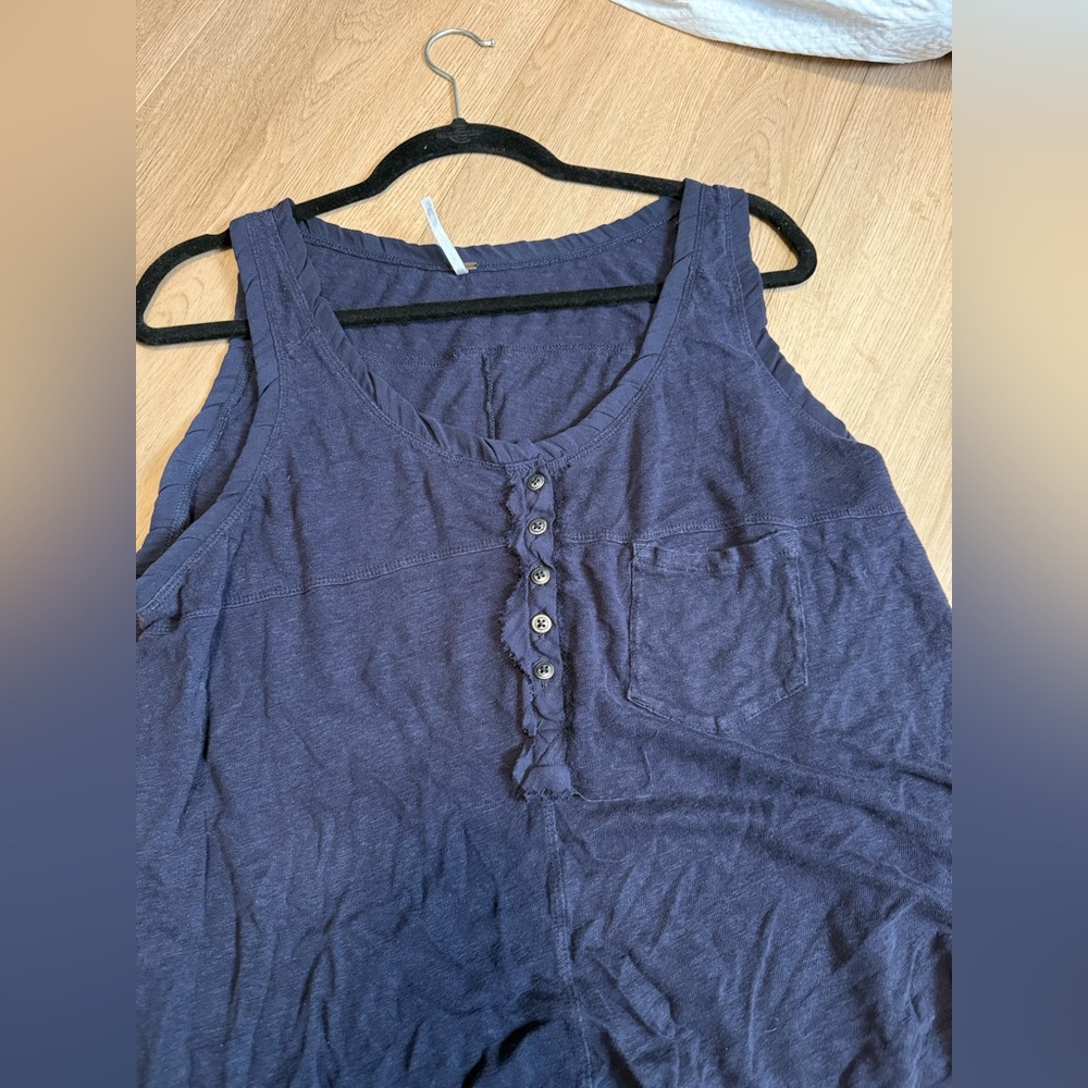 Linen Tank - Picture 2 of 2